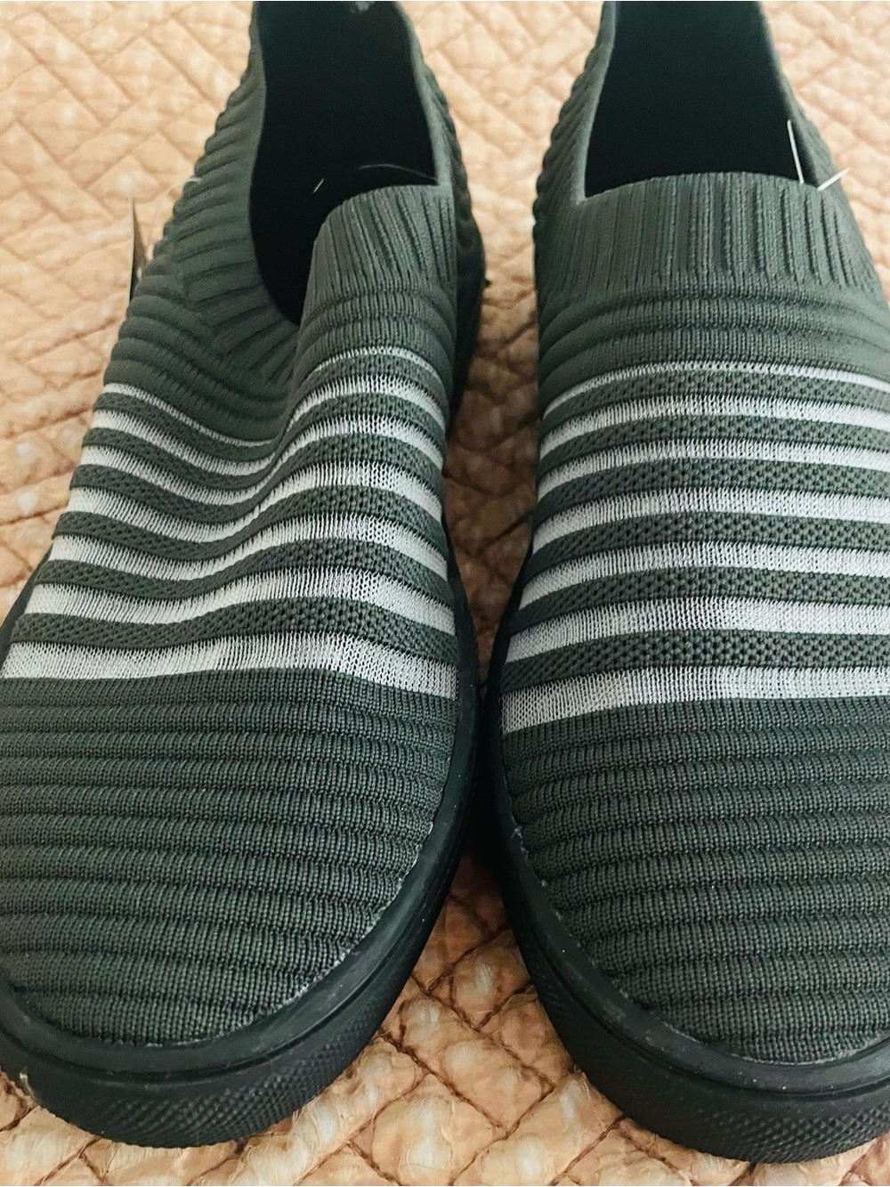 BERNIE MEV  
Glamour 
Women 
Dark Grey 
Rhinestone 
Slip On 
Size 37  
NWT